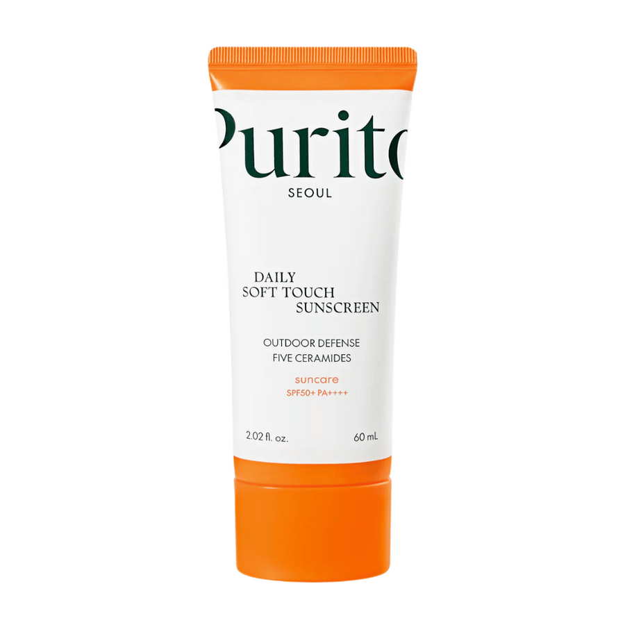 Purito Daily Soft Touch Sunscreen är ett solskydd med SPF50+ PA++++ som ger effektivt skydd mot både UVA- och UVB-strålar. Den silkeslena formulan absorberas snabbt utan att lämna vit hinna och passar alla hudtyper, även känslig hud. Berikad med fem olika ceramider stärker den hudbarriären och håller huden återfuktad hela dagen. Perfekt för dagligt bruk – lätt, skyddande och vårdande.