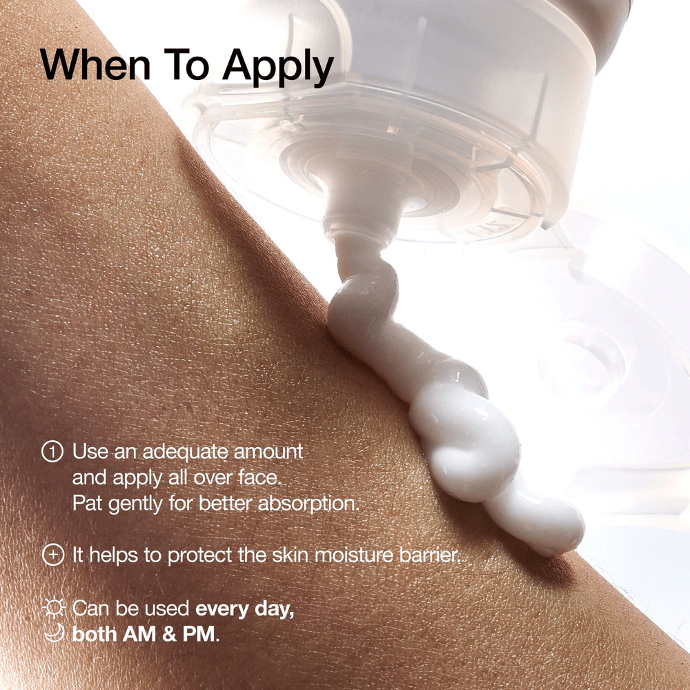 Anua 3 Ceramide Panthenol Cream applied to the skin – strengthens the moisture barrier and can be used both morning and evening.