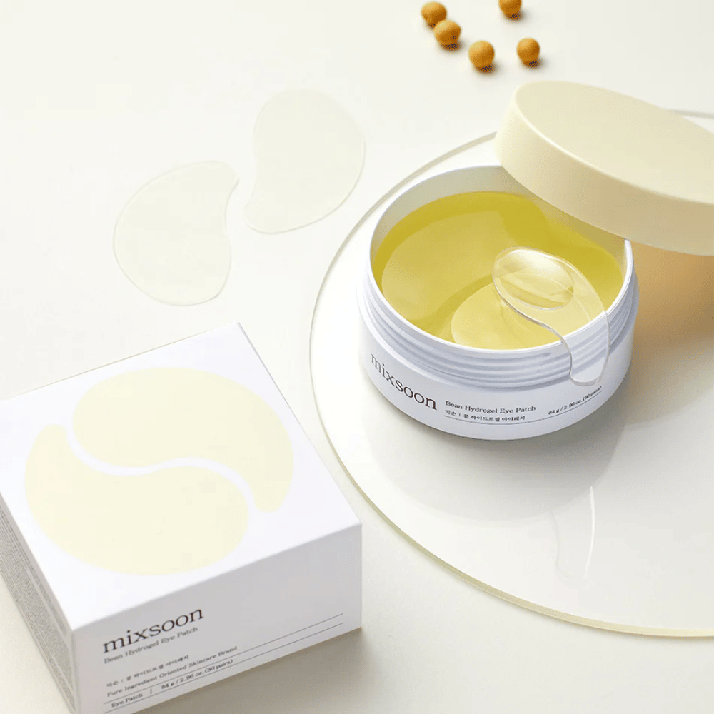 Mixsoon Bean Hydrogel Eye Patch – Intensely moisturizing eye masks for a more alert look.

🌱 Fermented bean extract – Deeply nourishing and moisturizing.
💧 Hydrogel technology – Cooling and perfect fit.
✨ Brightens & reduces swelling – Counteracts dark circles and signs of fatigue.

Perfect for fresh and rested skin!
