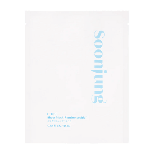 En minimalistisk vit förpackning av ETUDE Soon Jung Panthensoside Sheet Mask. Texten är i en ljusblå nyans och storleken anges som 0.84 fl. oz. / 25 ml.