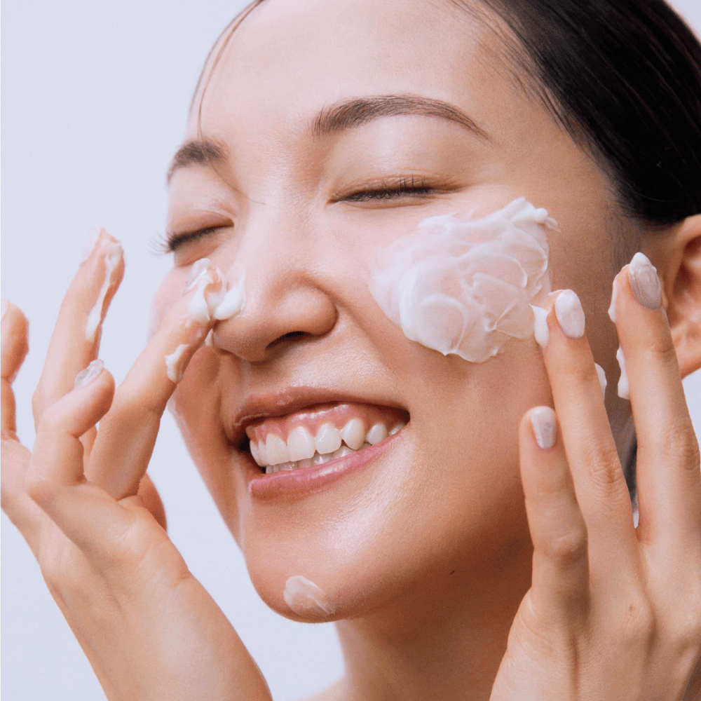 Beauty of Joseon Jello Skin Massage Cream is applied to the face for a moisturizing massage and a strengthened skin barrier.