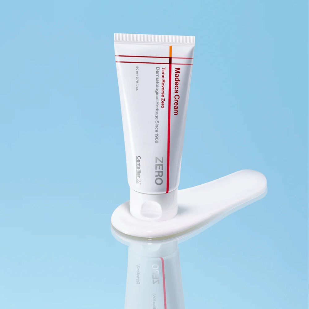 MADECA Cream Time Reverse Zero applied on cream texture – soft and light face cream that absorbs quickly and is suitable for sensitive and stressed skin.