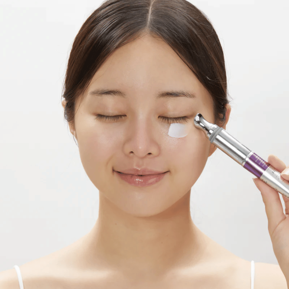 VT Cosmetics Reedle Shot Lifting Eye Cream applied under the eye – firming Eye cream against fine lines and dark circles