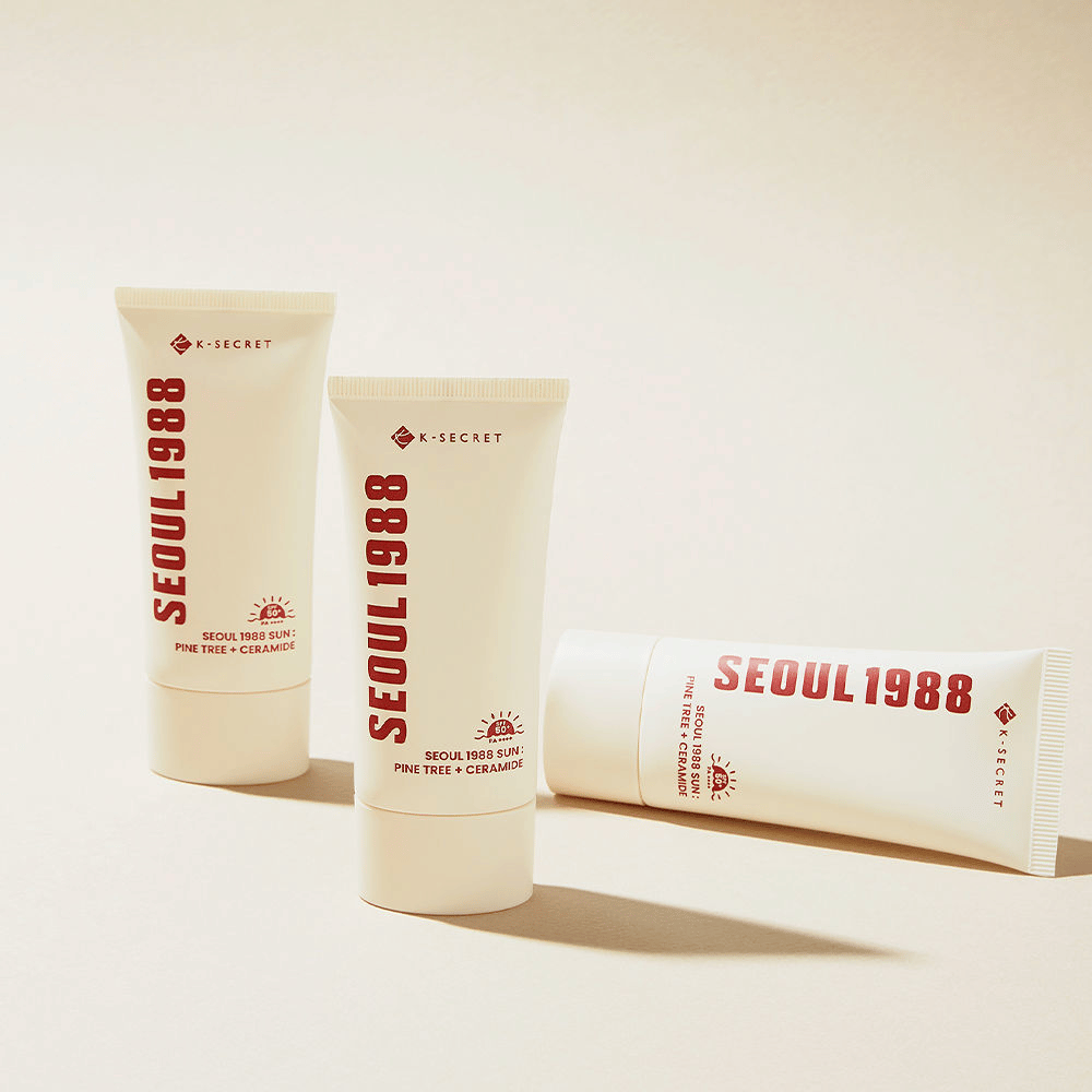 SEOUL 1988 Sun Pine Tree + Ceramide is a sun cream that protects against UV radiation while strengthening the skin barrier with ceramides and pine extract.
