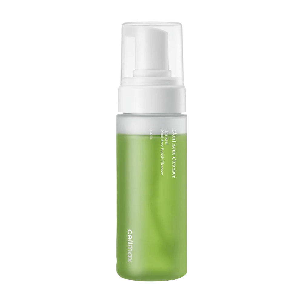 The bottle with The Real Noni Acne Bubble Cleanser shows a fresh and green tone, indicating natural ingredients. The pump dispenser makes it user-friendly and perfect for creating a rich, foaming cleanser. Ideal for combating acne and giving the skin a clear and clean feeling.