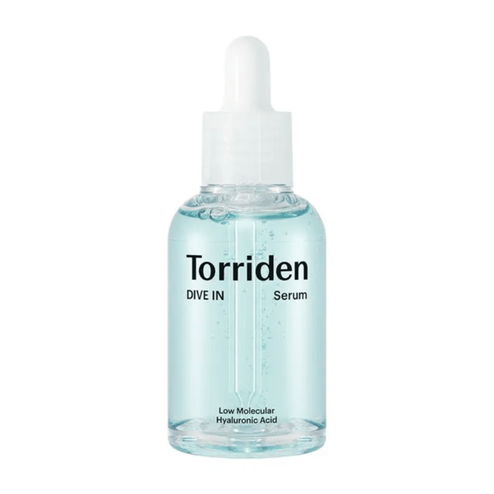 En flaska Torriden DIVE-IN Low Molecule Hyaluronic Acid Serum 50ml för återfuktning, på vit bakgrund.