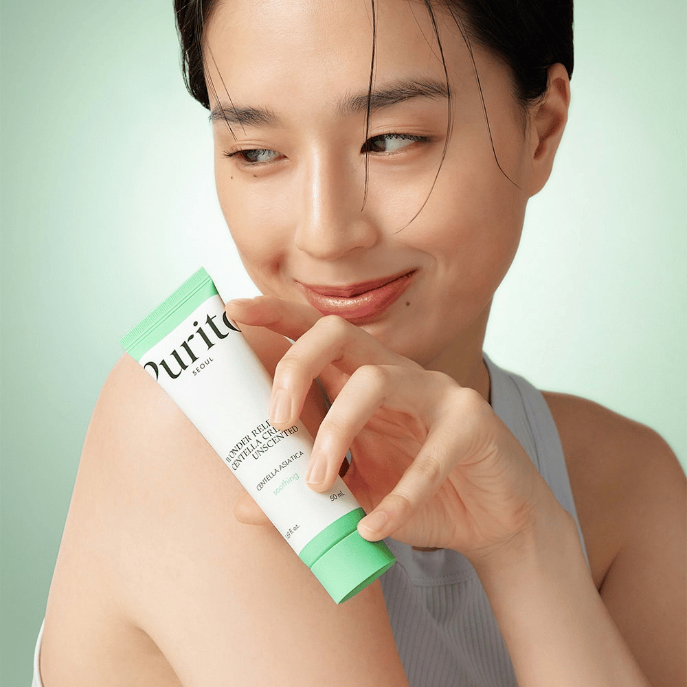 Purito Wonder Releaf Centella Cream Unscented is a soothing and moisturizing cream enriched with Centella Asiatica. This unscented formula helps to soothe irritated skin, moisturize, and strengthen the skin barrier without causing irritation. Perfect for sensitive skin.